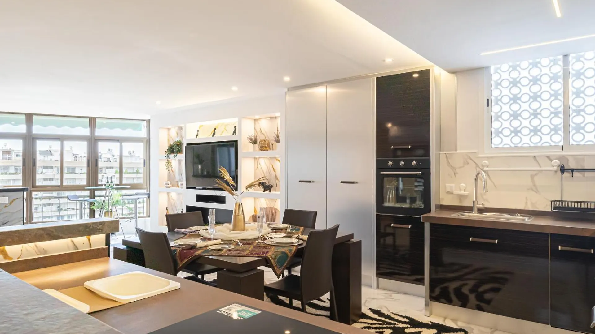 Lepanto Center Marbella 100M Of Beach - Happy Rentals 0*,