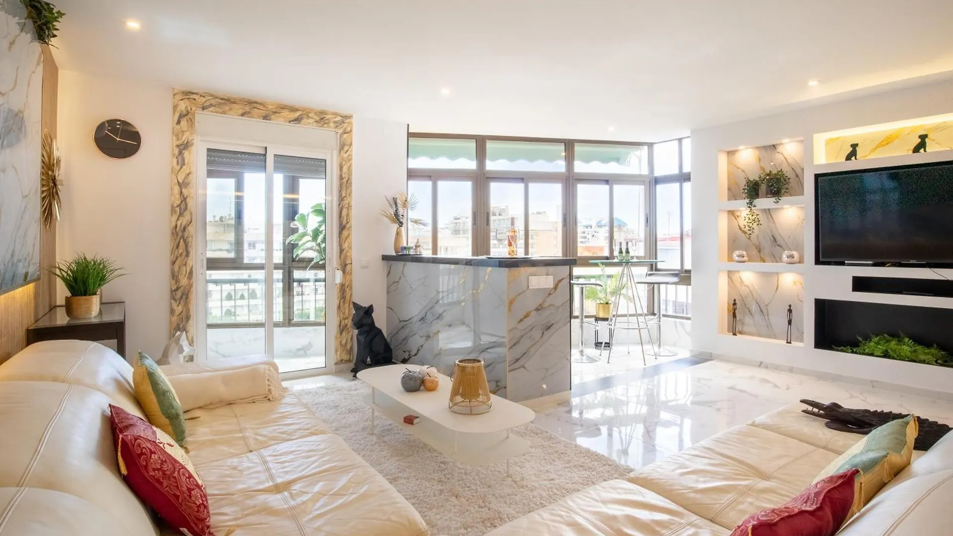 Lepanto Center Marbella 100M Of Beach - Happy Rentals contacts
